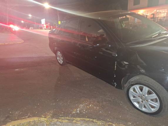 Colisão ocorreu na noite desta quinta-feira na Rua Emílio Glitz, próximo ao CTG Laureano Medeiros