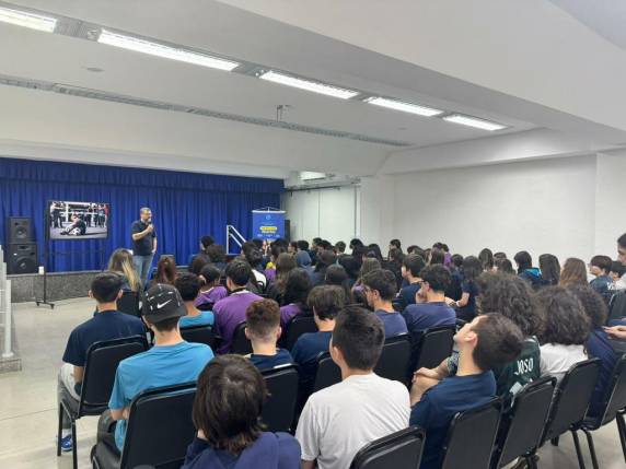 Ações realizadas ao longo da semana envolveram redes de proteção, escolas e comunidades, reforçando a prevenção à violência extrema e a conscientização sobre riscos no ambiente digital.