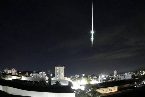 Último registro ocorreu às 00h07min desta sexta (14) sobre a Região Metropolitana; série acende alerta para ocorrência acima da média