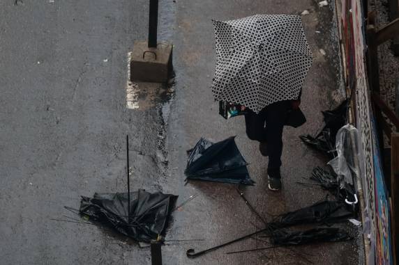 Frente fria está associada à formação de um ciclone extratropical próximo à foz do Rio da Prata, entre o Uruguai e a Argentina