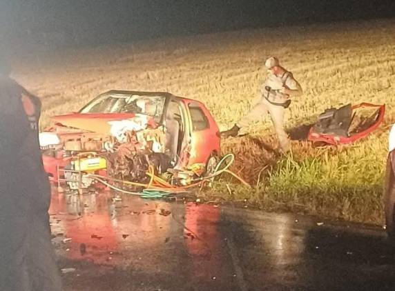 Acidente ocorreu na noite de domingo em Frederico Westphalen; estado das vítimas ainda não foi divulgado