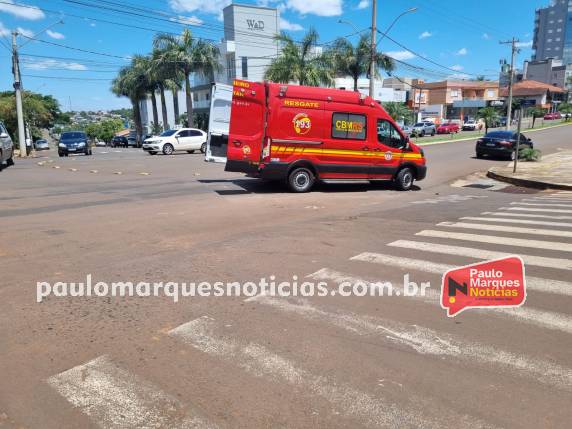 Colisão ocorreu no início da tarde desta quarta-feira na rótula das avenidas Senador Alberto Pasqualini e Buricá