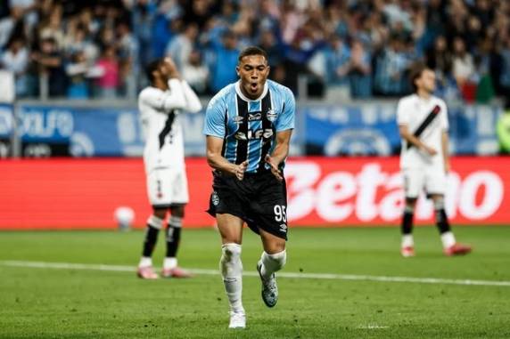 Carlos Vinícius e Amuzu foram os autores do gols da partida, válida pela 34ª rodada