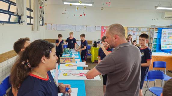 Alunos da EMEF Caminhos do Saber apresentam projetos desenvolvidos ao longo do ano
