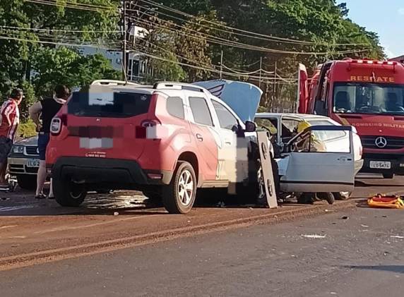 Acidente entre um Gol e uma Duster deixou dois motoristas feridos no perímetro urbano da BR-285 em Ijuí.