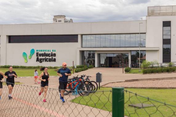 Atividades culturais, esportivas e educativas movimentam o Memorial da Evolução Agrícola e a comunidade da região Noroeste ao longo do mês.