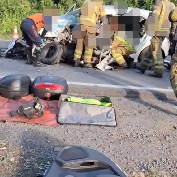 Motorista do Onix teria desviado a atenção e invadido a pista contrária; vítima foi socorrida e encaminhada ao hospital