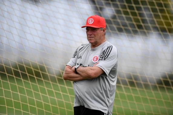 Técnico chega para a oitava passagem pelo clube com a missão de livrar o Colorado do rebaixamento