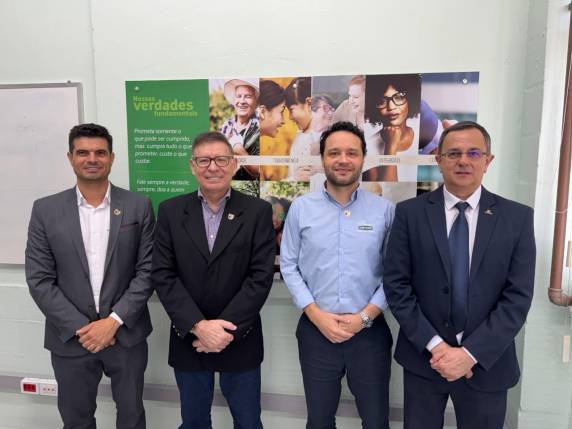 Comitiva da Fenasoja 2026 cumpre roteiro institucional no Estado, fortalecendo parcerias estratégicas com empresas e entidades para a próxima edição da feira.