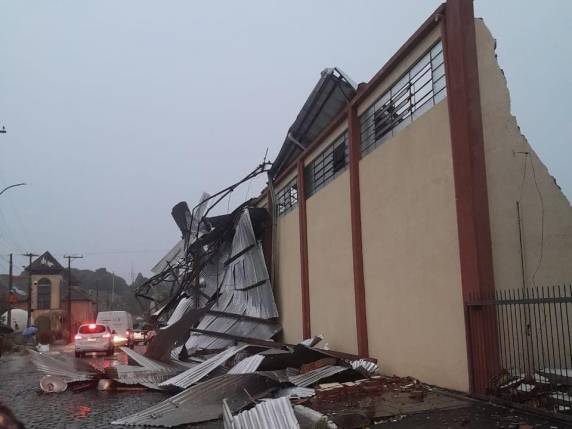 Temporal atinge comunidades rurais e áreas urbanas com danos severos
