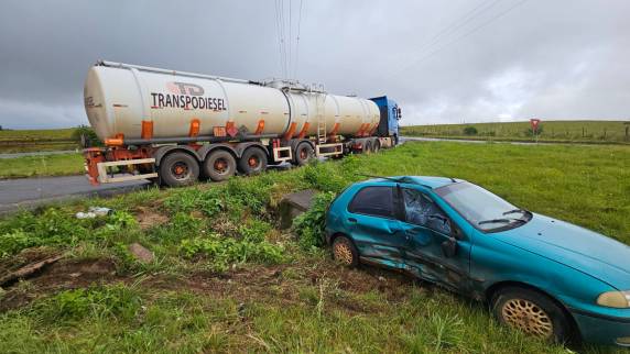 Acidente ocorreu na manhã desta quarta-feira na avenida Espumoso