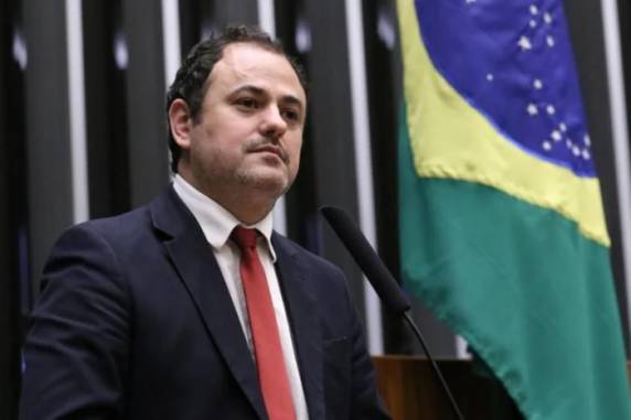 Parlamentar foi acusado pelo partido Novo de ter faltado com o decoro ao expulsar e chutar um militante do MBL