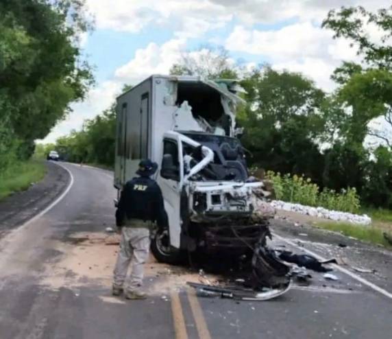 PRF atendeu a ocorrência; outro motorista saiu ileso e testou negativo para álcool