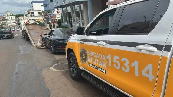 Condutor teria desobedecido à ordem de parada em Catuípe, arrancado bruscamente e ultrapassado em local proibido. Caso aconteceu na tarde de sexta-feira (12)