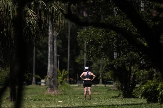 Chuva inicia no sábado (20) pelo Oeste, mas ganha força e se espalhar nos próximos dias