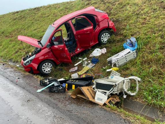 As circunstâncias do acidente seguem sendo apuradas pelas autoridades competentes.