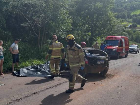 Veículo saiu da pista próximo à Linha São Rafael; quatro pessoas ficaram feridas e foram encaminhadas a hospitais da região