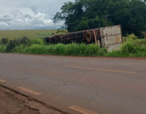 Acidente ocorreu no trecho entre Três de Maio e Horizontina; dois homens estavam no veículo e ninguém ficou ferido