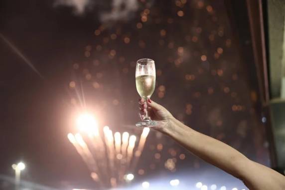 Quem escolheu passar o Réveillon no Litoral Norte terá uma quarta-feira (31) marcada pelo típico clima de verão