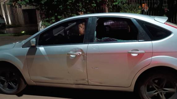 Acidente ocorreu na madrugada desta quinta-feira (1º), no cruzamento das ruas Osvaldo Cruz e Mato Grosso