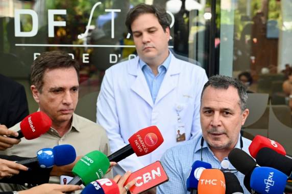 Ex-presidente deixou nesta quinta-feira o DF Star, onde operou hérnia inguinal e tratou crises de soluços