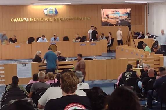 Decisão que selou o destino de Cristian Wasem (MDB) e do delegado João Paulo Martins (PP) foi tomada em sessão extraordinária nesta sexta-feira (2), que durou cerca de 14 horas