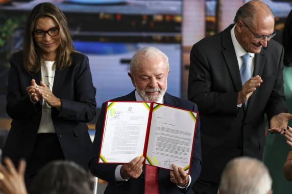 Deputados e senadores devem analisar ação presidencial, podendo manter a proposta ou derrubá-la