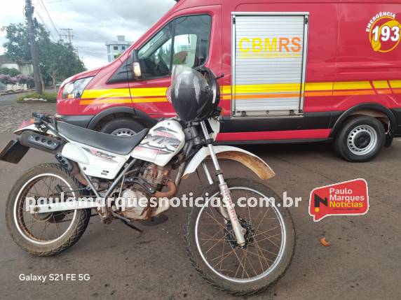 Colisão ocorreu no início da noite desta sexta-feira (09), no centro do município