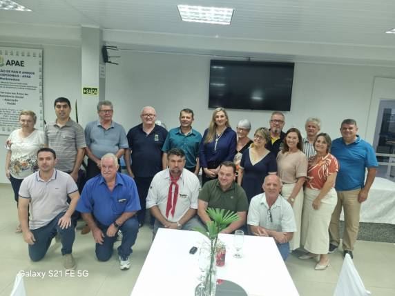 Cerimônia de posse da nova diretoria ocorreu na noite desta sexta-feira (9), reunindo autoridades, convidados e imprensa