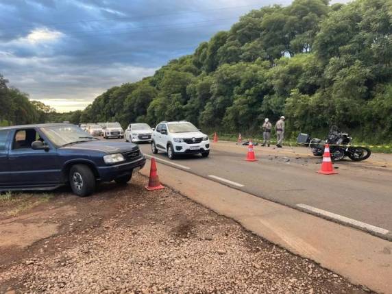 Marindia Woll Pinheiro estava na carona de motocicleta que bateu em caminhonete. Motorista fugiu sem prestar socorro e estava com a CNH suspensa