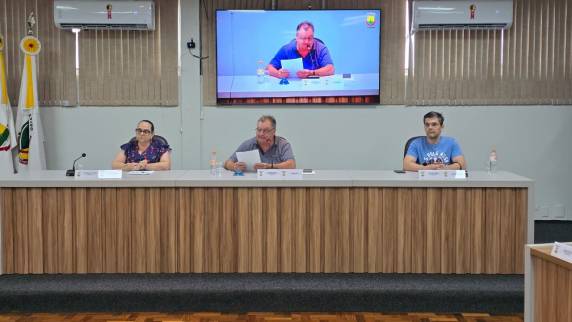 Reunião ocorreu na manhã desta quarta-feira na Sala de Sessões do Legislativo de Três de Maio