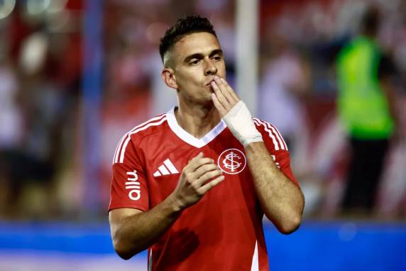 João Victor, Borré, duas vezes, e Allex, marcaram os gols do Colorado