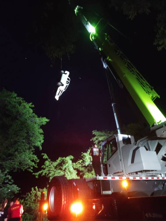 Bombeiros localizaram o veículo na tarde desta sexta-feira