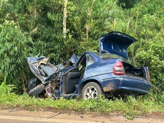 Três crianças e uma mulher morreram após colisão entre carro e caminhão na SC-154; motorista segue internado em estado grave