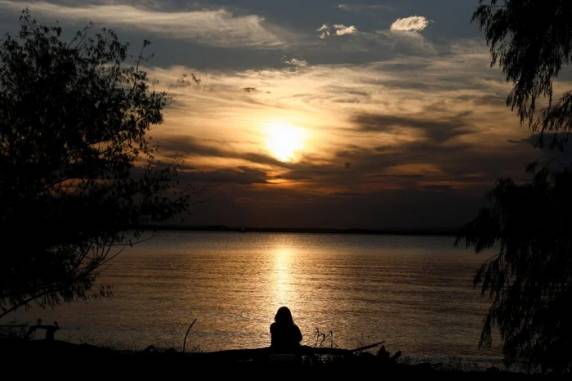 De acordo com a Climatempo, há chance de chuva fraca e pontual em áreas específicas do Estado