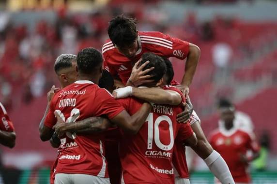 Time de Paulo Pezzolano marcou com Alan Patrick, de pênalti, e com Félix Torres, para ganhar o jogo no Beira-Rio