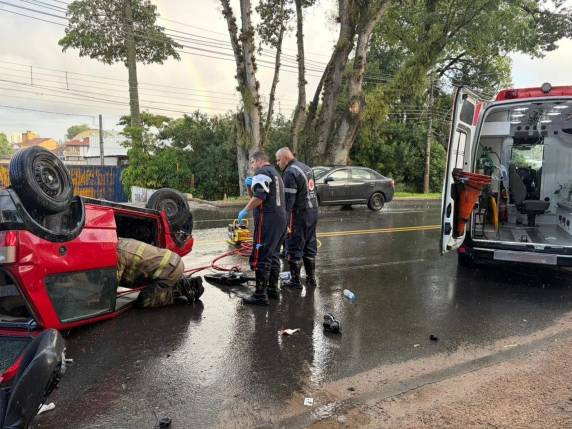 Condutor testou positivo no bafômetro; passageira foi encaminhada ao hospital em estado grave