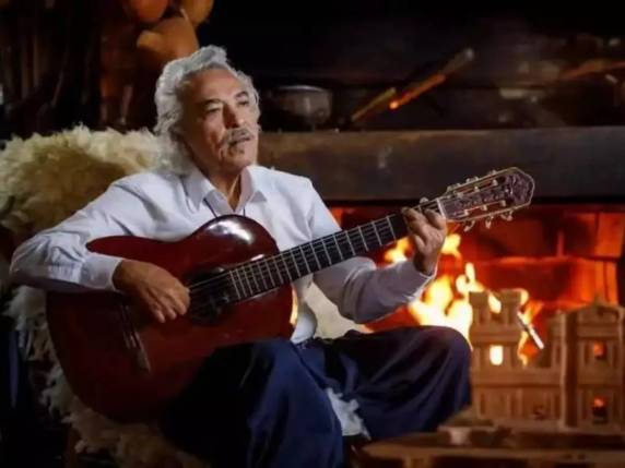 Aos 83 anos, artista missioneiro segue internado no Hospital de Clínicas após procedimento motivado por complicações vasculares