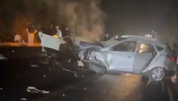 Batida registrada na noite de sábado mobilizou equipes de resgate e deixou três pessoas em estado grave