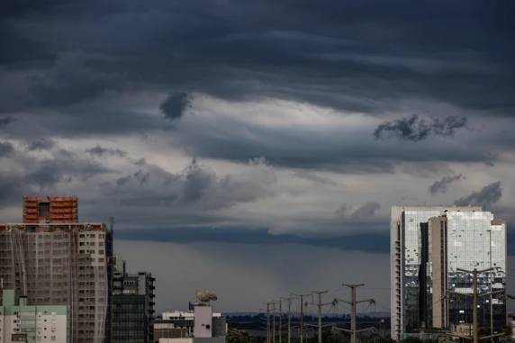 O Instituto Nacional de Meteorologia (Inmet) aponta que há chance de tempestade em todo o território gaúcho