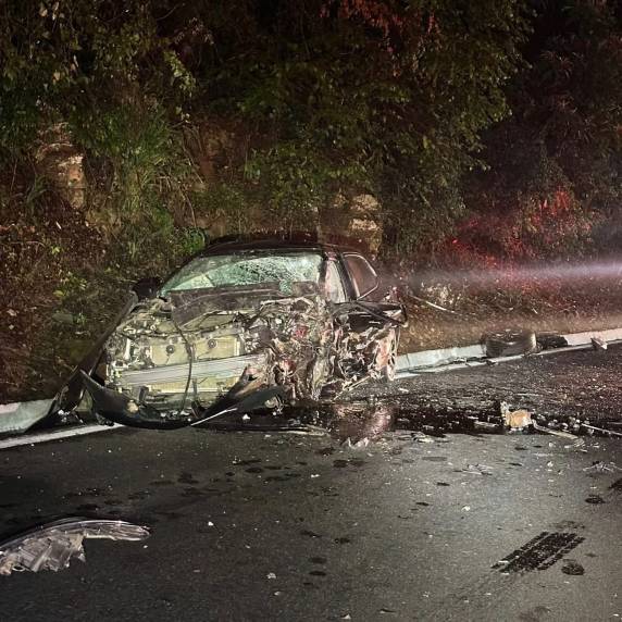 Acidente ocorreu na noite de sábado (14) e mobilizou equipes de resgate da região