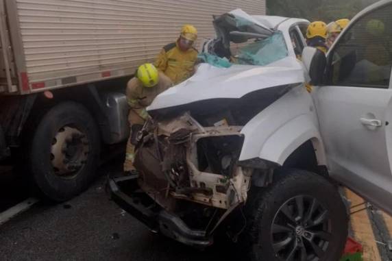 Condutor do veículo está internado em estado grave. Acidente foi no fim da tarde de terça (17) no município de Rancho Queimado