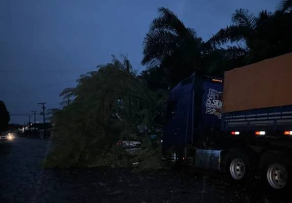 Região está sob alerta laranja para tempestade