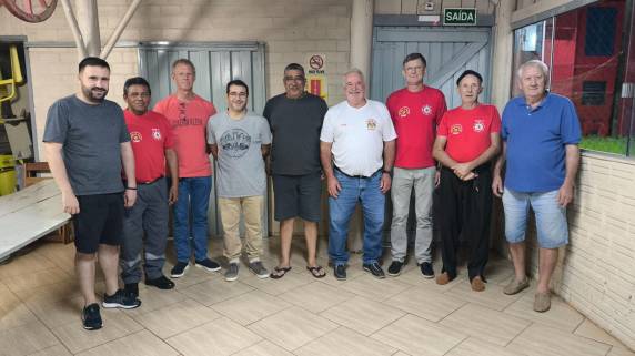 Assembleia realizada no quartel reconduziu Luiz Fernando Pellens à presidência para mais um mandato de dois anos