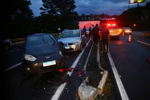 Acidente deixou o trânsito lento entre as cidades por pelo menos duas horas