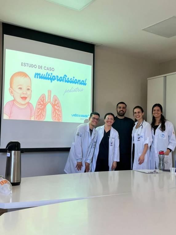 Ampliação do programa prevê 51 vagas em cinco áreas estratégicas, com início em março de 2026 e bolsas custeadas pelo Governo Federal.