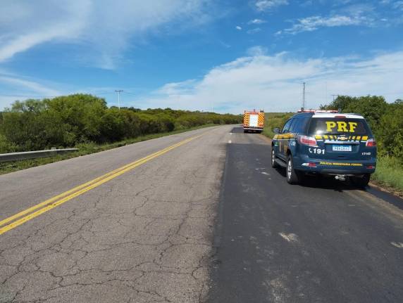 Acidente ocorreu na tarde desta terça-feira (24); outras três pessoas ficaram feridas e foram encaminhadas a hospitais da região