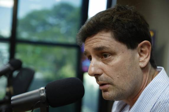 Marcelo Caumo, que também foi secretário estadual de Desenvolvimento Urbano e Metropolitano, é suspeito de direcionar a contratação de empresas terceirizadas que receberam recursos federais