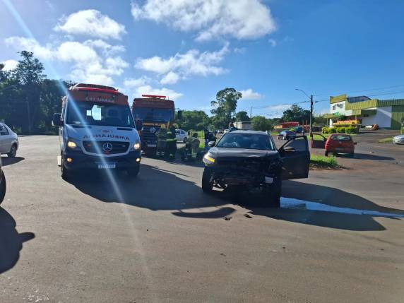 Acidente ocorreu no início da manhã desta quinta-feira (26), em frente à estação rodoviária do município
