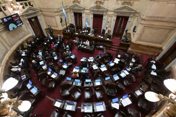 A proposta, que recebeu aval de ampla maioria no Congresso, prevê penas máximas de 15 anos para crimes graves, como homicídios e abusos sexuais